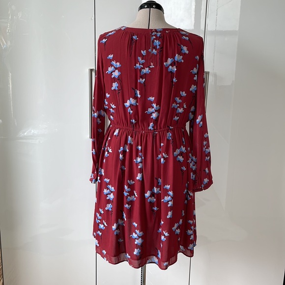 Dress with long sleeves Color- Red/Blue/Black Size-Medium NWOT - Picture 4 of 15